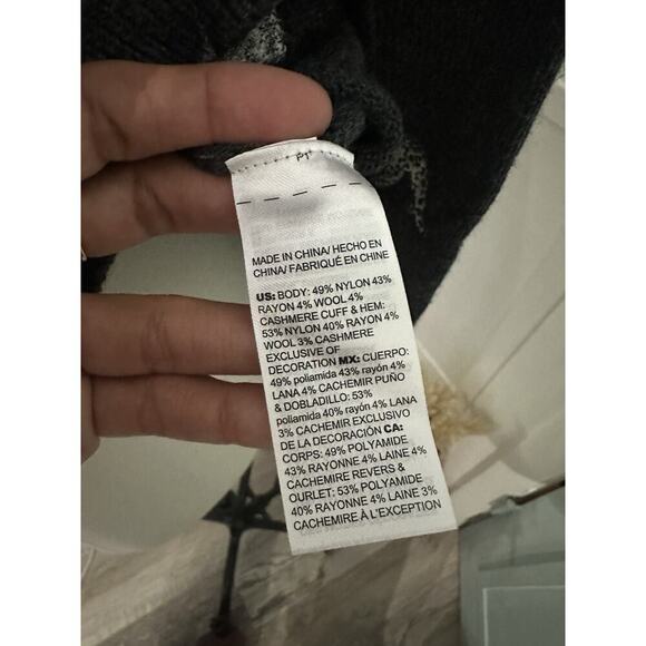 Chico’s Cashmere Blend Embroidered Cheetah Sweater Size 0 Small Gray Crew Neck - Picture 10 of 11